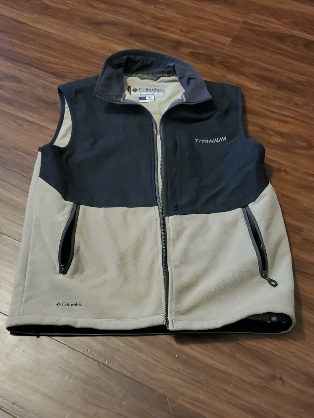 Columbia Titanium Men's Fleece Vest - Black & Gray